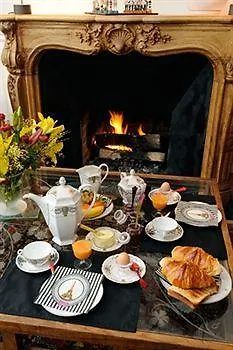 Le Clos Des Colombes Bed & Breakfast
